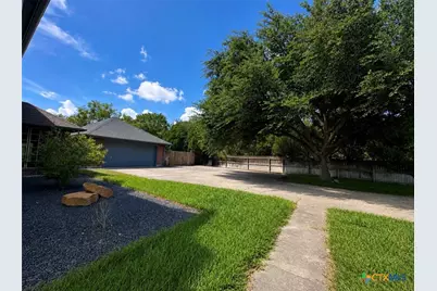 308 Kingwood Forest, Victoria, TX 77904 - Photo 3