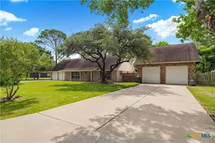 105 Tropical Dr, Victoria, TX 77904 - Photo 1