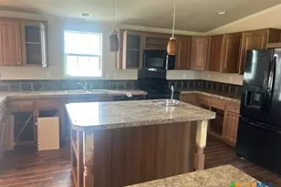 268 W Oaks, Victoria, TX 77905 - Photo 11