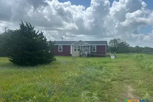 268 W Oaks, Victoria, TX 77905 - Photo 1