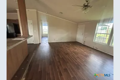 268 W Oaks, Victoria, TX 77905 - Photo 9