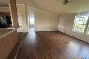 268 W Oaks, Victoria, TX 77905 - Photo 9
