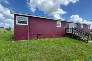 268 W Oaks, Victoria, TX 77905 - Photo 3