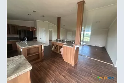 268 W Oaks, Victoria, TX 77905 - Photo 7