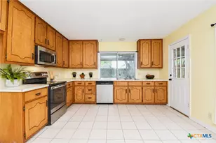 106 Hickory Knoll St, Victoria, TX 77901 - Photo 7