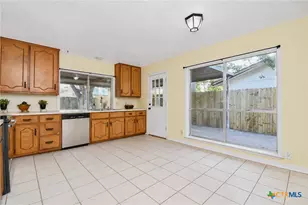 106 Hickory Knoll St, Victoria, TX 77901 - Photo 5