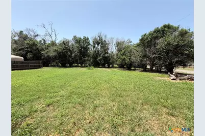 202 Vollentine Street, Yoakum, TX 77995 - Photo 15