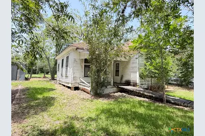 202 Vollentine Street, Yoakum, TX 77995 - Photo 1