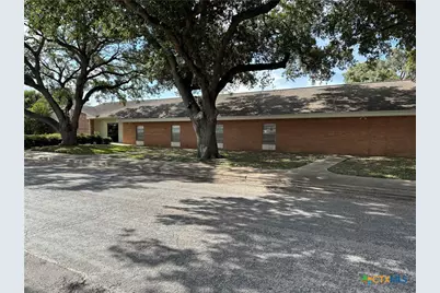 609 E Locust Avenue, Victoria, TX 77901 - Photo 1