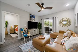 1228 Ervendberg Ave, New Braunfels, TX 78130 - Photo 5
