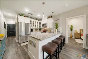 1228 Ervendberg Ave, New Braunfels, TX 78130 - Photo 9