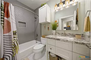 1228 Ervendberg Ave, New Braunfels, TX 78130 - Photo 21
