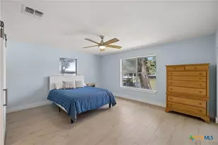 611 Lake Placid Dr, Seguin, TX 78155 - Photo 15