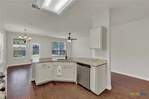530 Zapata Cir, New Braunfels, TX 78130 - Photo 13