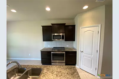 1110 Lakeway Crossing Drive, Temple, TX 76502 - Photo 7