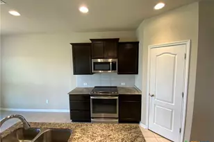 1110 Lakeway Crossing Dr, Temple, TX 76502 - Photo 7