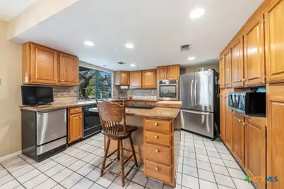 8017 Kenilworth Boulevard, Spring Branch, TX 78070 - Photo 11