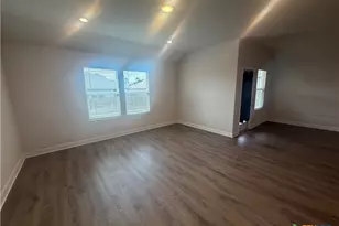 1433 Redwood Crk, Seguin, TX 78155 - Photo 17