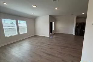 1433 Redwood Crk, Seguin, TX 78155 - Photo 27