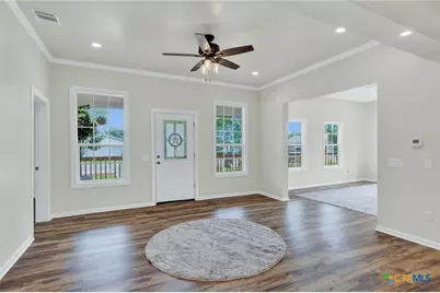 312 N Lavernia, Marion, TX 78124 - Photo 5