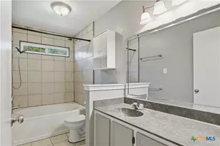 213 W Anderson Ave, Copperas Cove, TX 76522 - Photo 9