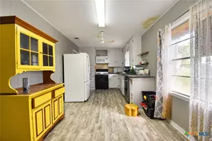 194 Club Dr, Victoria, TX 77905 - Photo 9