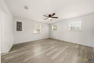 600 Garfield St, McGregor, TX 76657 - Photo 15
