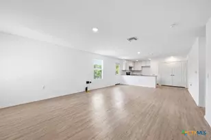 1355 Art Wall Wy, San Antonio, TX 78221 - Photo 3