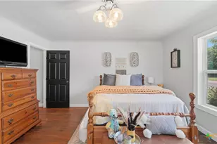 733 E Krezdorn St, Seguin, TX 78155 - Photo 15
