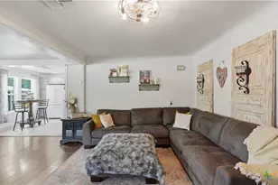 733 E Krezdorn St, Seguin, TX 78155 - Photo 7