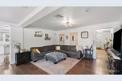 733 E Krezdorn Street, Seguin, TX 78155 - Photo 7