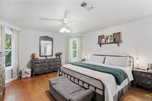 733 E Krezdorn St, Seguin, TX 78155 - Photo 21