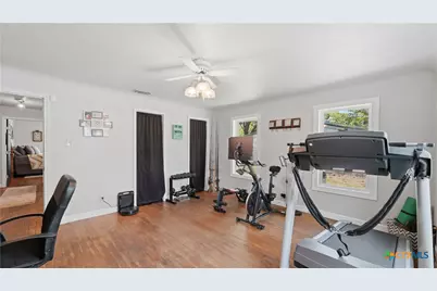 733 E Krezdorn Street, Seguin, TX 78155 - Photo 19