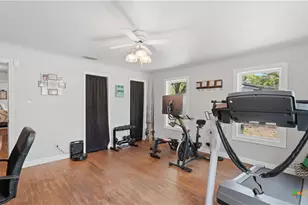 733 E Krezdorn St, Seguin, TX 78155 - Photo 19