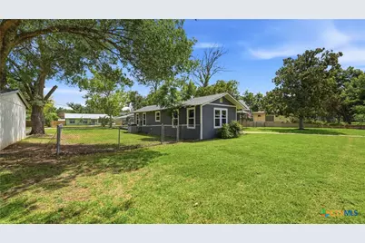 733 E Krezdorn Street, Seguin, TX 78155 - Photo 33