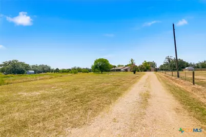 996 Carefree Drive, Victoria, TX 77905 - Photo 3