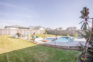 404 Brushy Creek, Victoria, TX 77904 - Photo 3