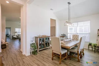 404 Brushy Creek, Victoria, TX 77904 - Photo 9