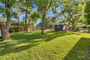 2105 E Mistletoe Ave, Victoria, TX 77901 - Photo 21