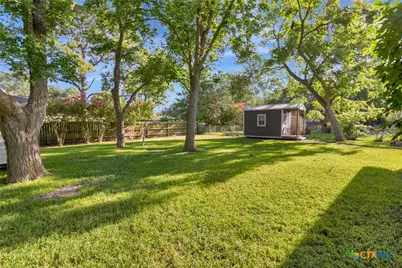 2105 E Mistletoe Avenue, Victoria, TX 77901 - Photo 21