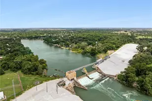 160 Lakeside Dr, Seguin, TX 78155 - Photo 3