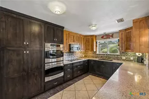 160 Lakeside Dr, Seguin, TX 78155 - Photo 13