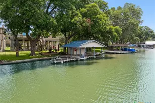 160 Lakeside Dr, Seguin, TX 78155 - Photo 31