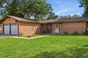 629 Creek Dr, New Braunfels, TX 78130 - Photo 1