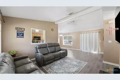 629 Creek Drive, New Braunfels, TX 78130 - Photo 5