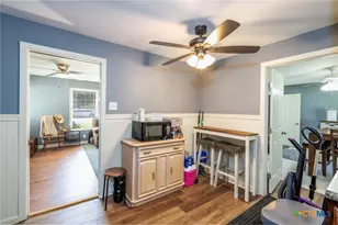 1215 N Hamilton St, Gonzales, TX 78629 - Photo 29