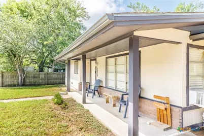 1215 N Hamilton Street, Gonzales, TX 78629 - Photo 5