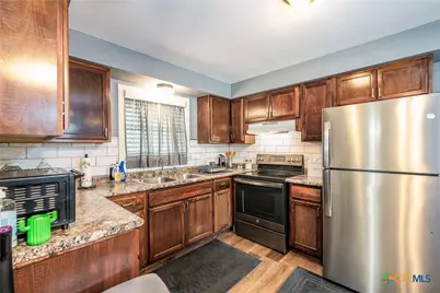 1215 N Hamilton Street, Gonzales, TX 78629 - Photo 21