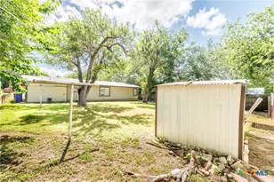 1215 N Hamilton St, Gonzales, TX 78629 - Photo 11