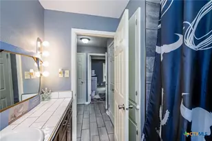 1215 N Hamilton St, Gonzales, TX 78629 - Photo 27